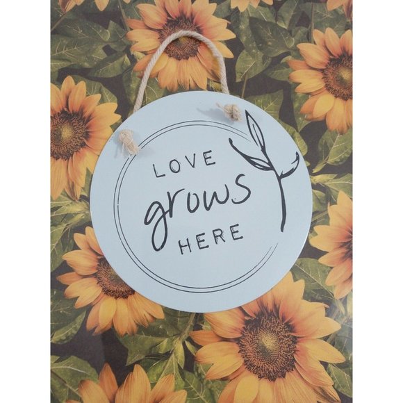 Love Grows Here Metal Home Decor Sign Garden Kitch - Picture 1 of 2